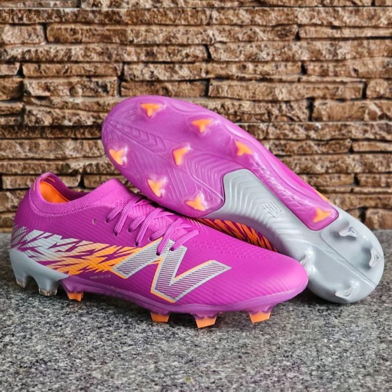 کفش فوتبال نیوبالنس New Balance