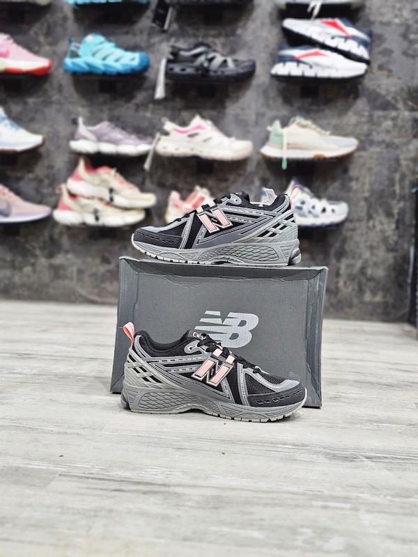 کتونی نیوبالانس New Balance 1806