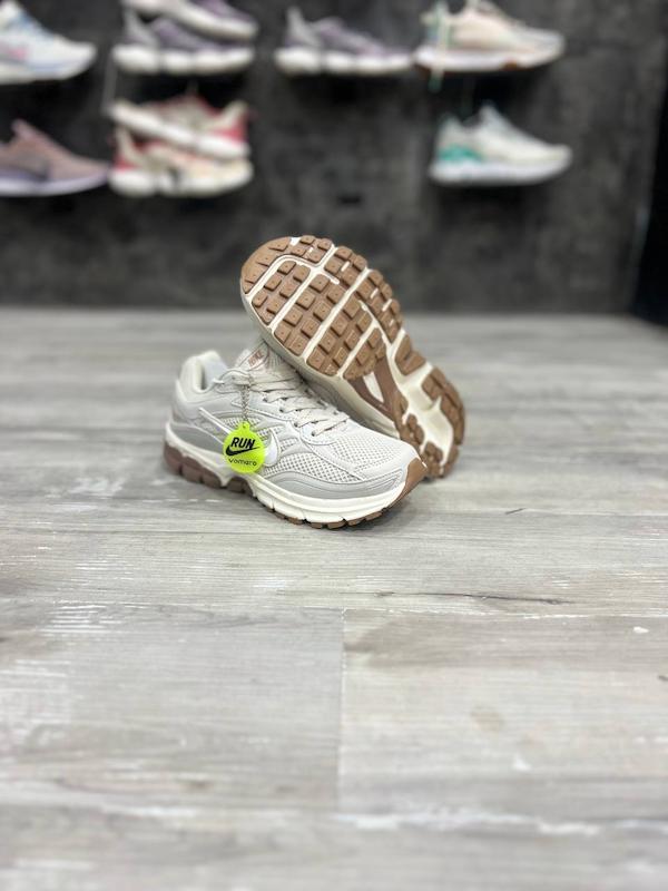 کتونی نایک زوم Nike Zoom Vomero 6