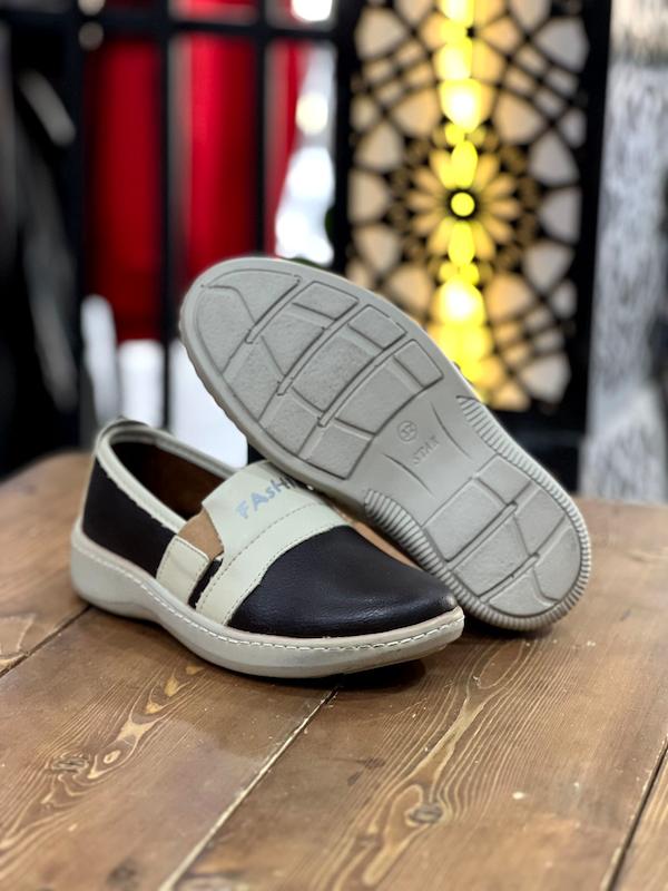 کتونی بچگانه مدل چرم طبی 