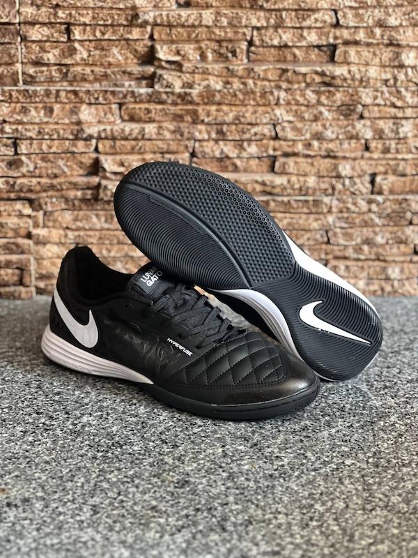 کفش فوتسال نایک لونارگتو Nike Lunar Gato