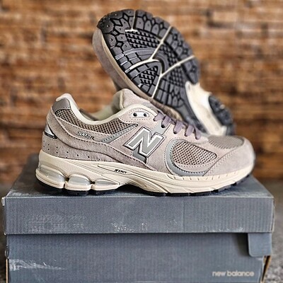 کتونی نیوبالانس 2002 New Balance 