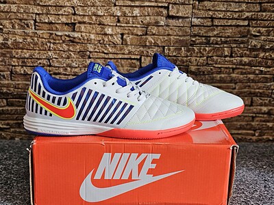 کفش فوتسال نایک لونارگتو Nike Lunar Gato