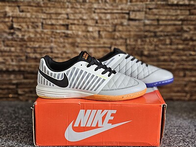 کفش فوتسال نایک لونارگتو Nike Lunar Gato