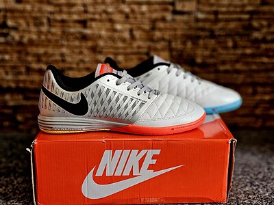 کفش فوتسال نایک لونارگتو Nike Lunar Gato