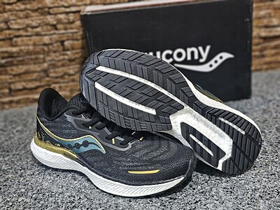 کتونی ساکونی  Saucony Triumph 19