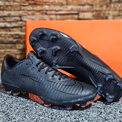 کفش فوتبال نایک مرکوریال ویپور 11 Nike Mercurial Vapor 