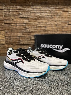 کتونی ساکونی  Saucony Triumph 19