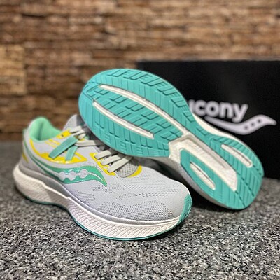 کتونی ساکونی  Saucony Triumph 19