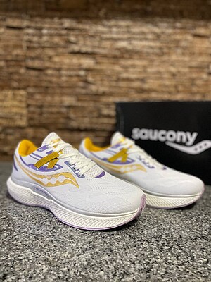 کتونی ساکونی  Saucony Triumph 19