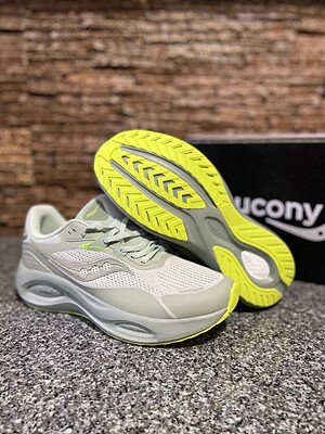 کتونی ساکونی  Saucony Triumph 19