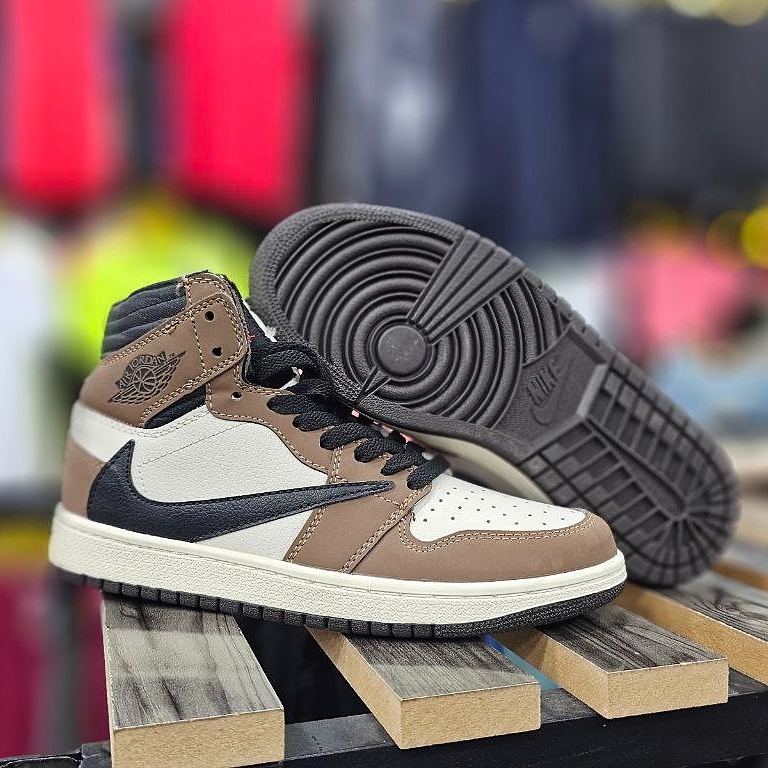 کتونی نایک Nike Air Jordan 1 Retro Travis Scott  