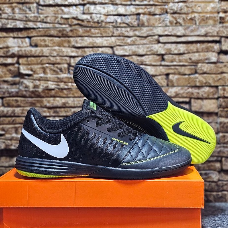 کفش فوتسال نایک لونارگتو Nike Lunar Gato