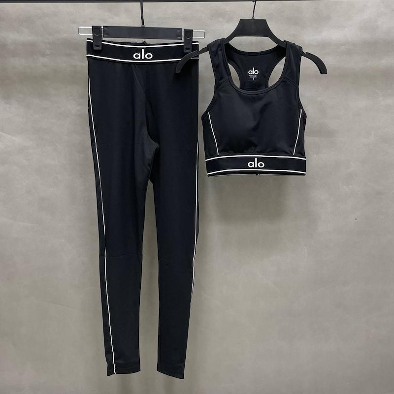 ست ورزشی نیمتنه و لگ نوار دار الو ترکیه - رنگ مشکی 