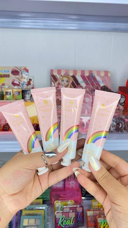 کرم آبرسان دست یونیکورن