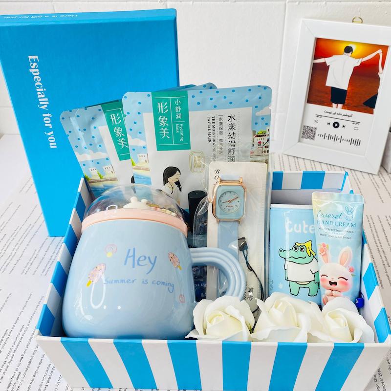 باکس هدیه آبی دخترانه