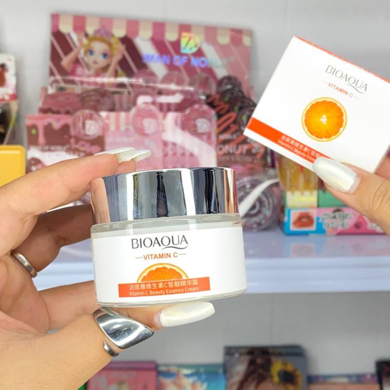 کرم روشن‌کننده و آبرسان صورت ویتامین سی BIOAQUA
