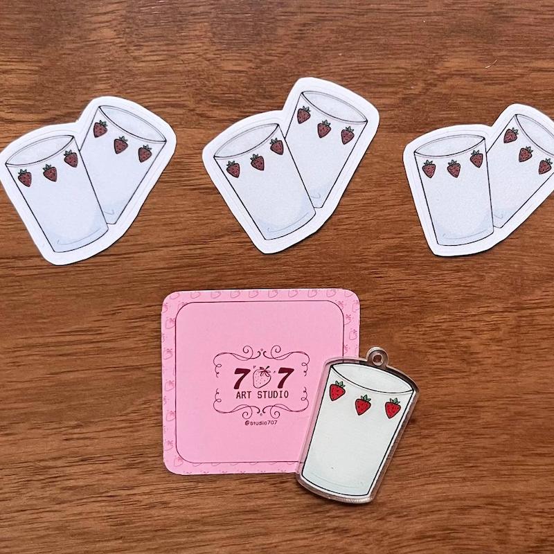 استیکر لیوان توت‌فرنگی نانا