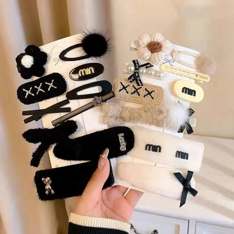 پک گیره خزدار سفید و مشکی