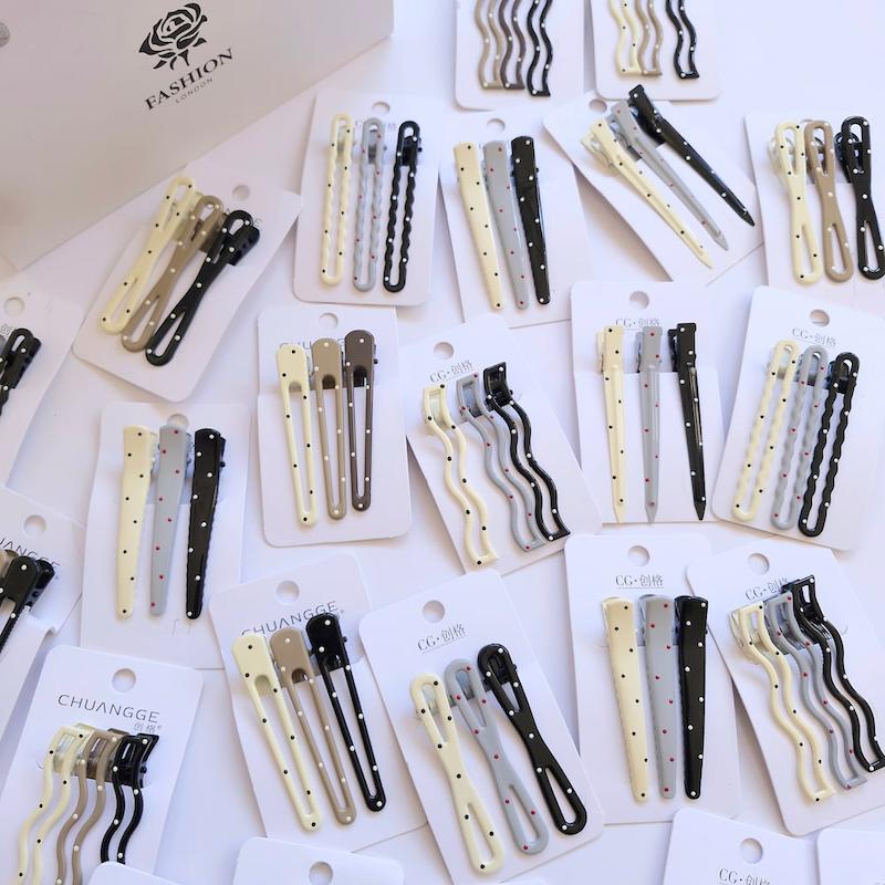 گیره مو فلزی خالخالی لاکی