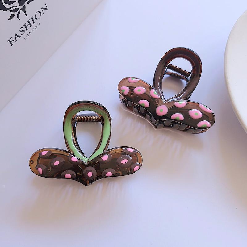 کلیپس مو فانتزی طرح قلب در دو رنگ قهوه ای شفاف و تزئینات رنگی با بدنه مقاوم - گلسر سوما