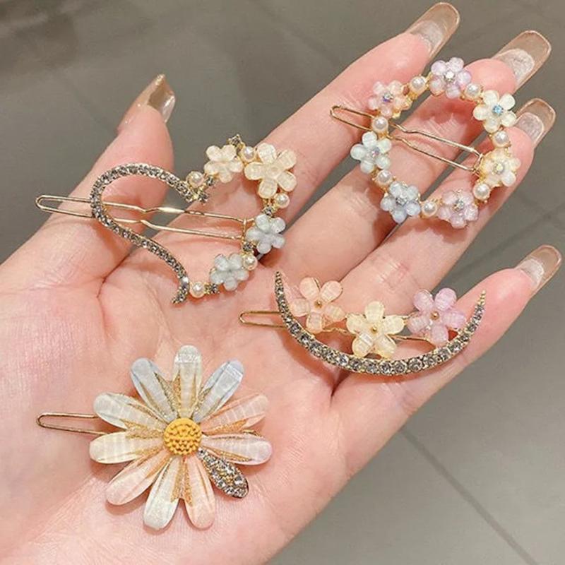 سنجاق سر چفتی طلایی با طرح های قلب، ماه، دایره و گل بابونه - فروشگاه آنلاین گلسر سوما