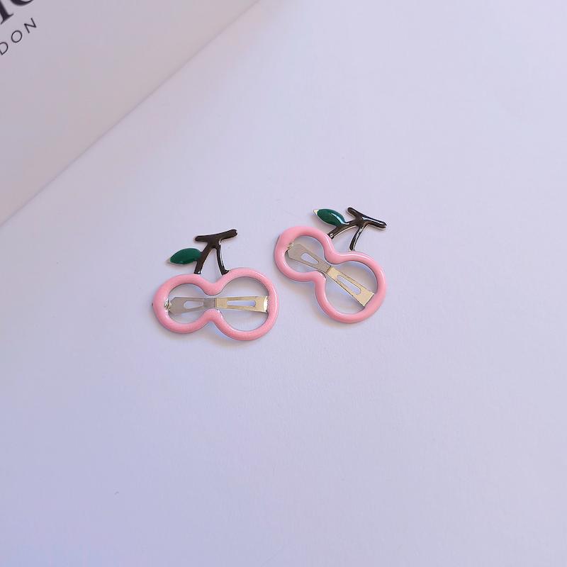 گیره تق تقی فانتزی طرح آلبالو صورتی با ساقه سبز - گلسر سوما