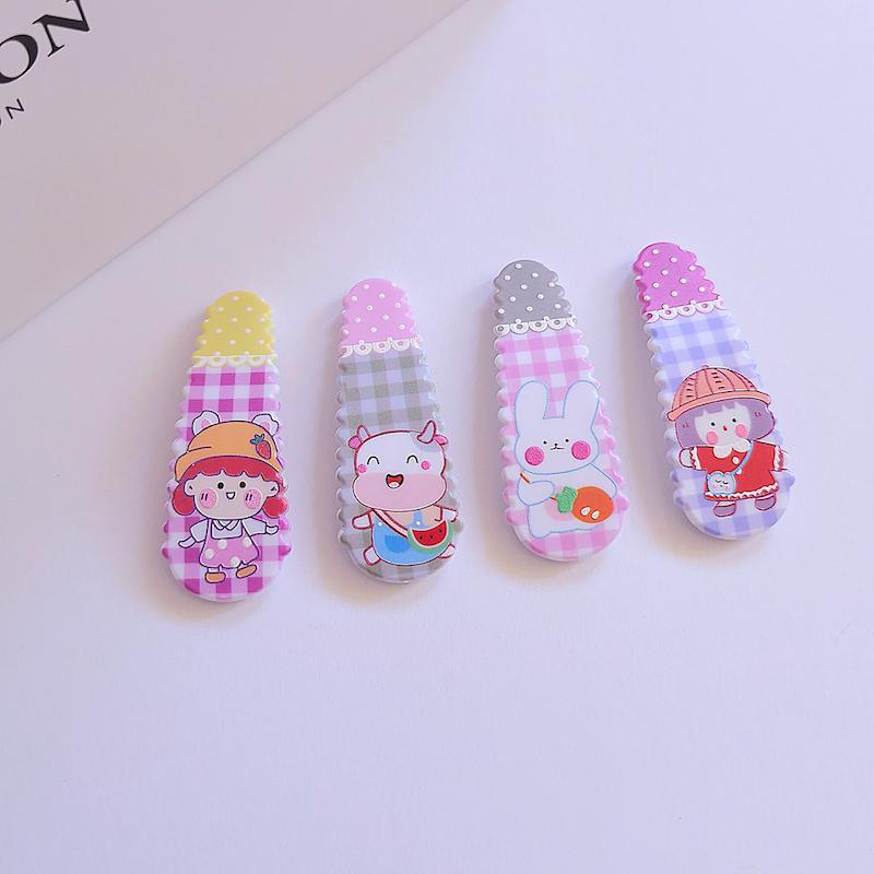 گیره تق تقی فانتزی با طرح های چاپی کارتونی خرگوش، گاو و دخترک در رنگ های صورتی و بنفش چهارخانه - گلسر سوما