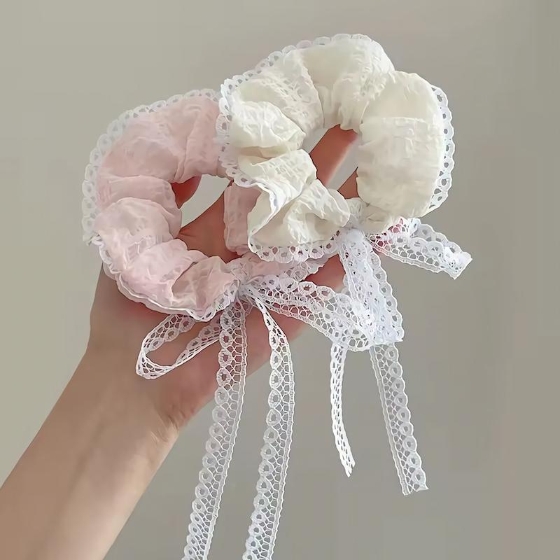 دو عدد اسکرانچی پف دار توری در رنگ های صورتی روشن و سفید با لبه های دالبر توری - گلسر سوما