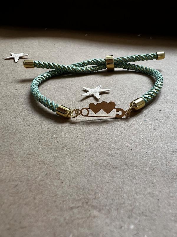 دستبند با پلاک سنجاق قفلی قلب کد 1350