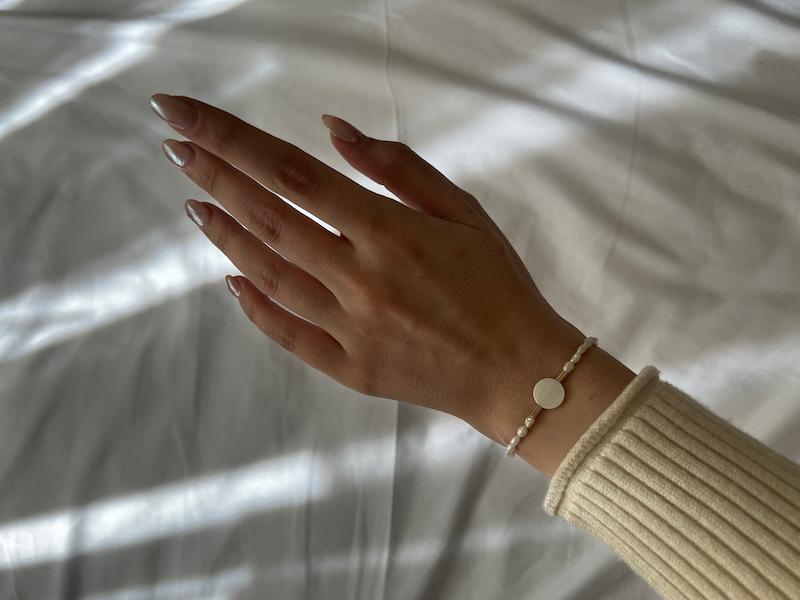 دستبند مرواریدی مفتول ریز کد 1236