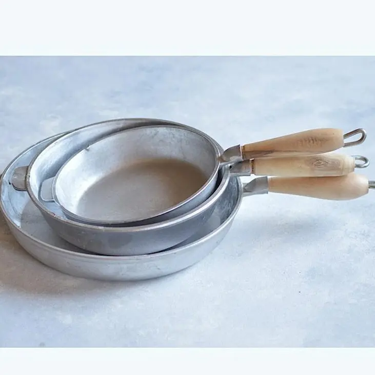 ماهیتابه چدن روسی سایزکوچک