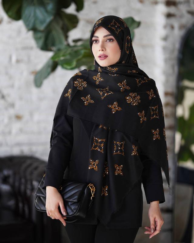 روسری سیااسکارف