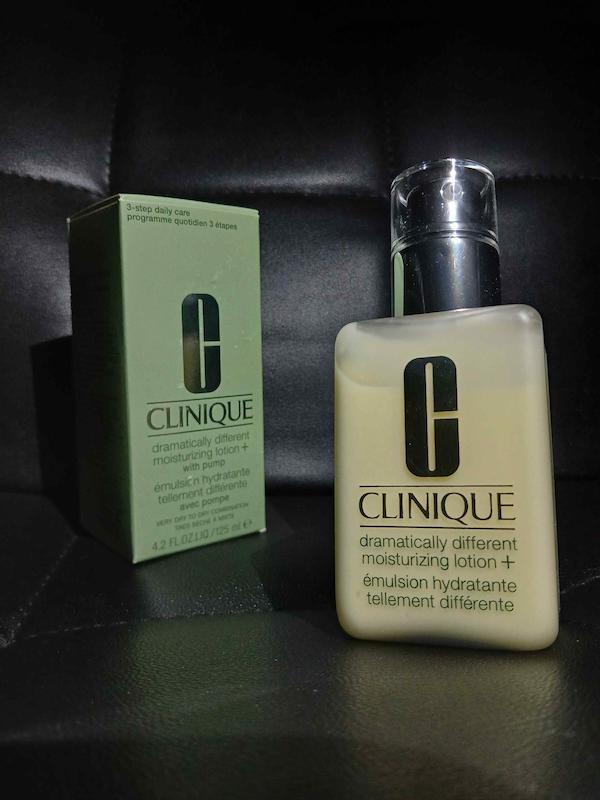 آبرسان کلینیک برای پوست چرب و خشک