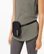 کیف لولولمن مدل easy access crossbody