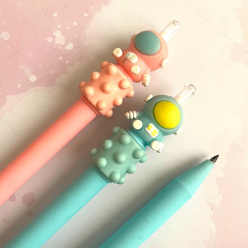 اتود جادویی ماساژوردار فضانورد