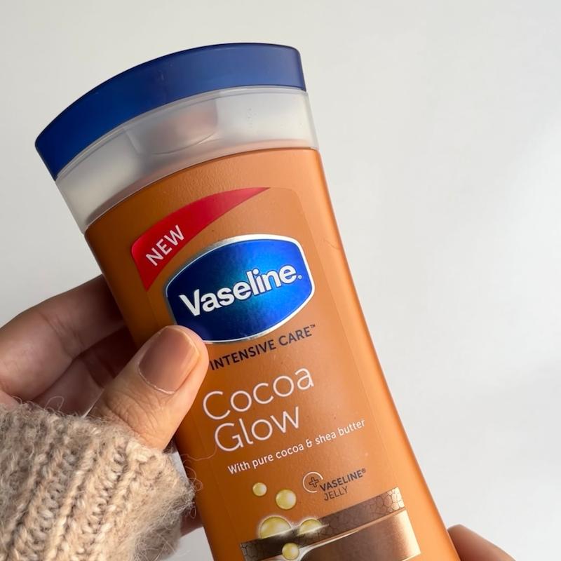 لوسیون شکلاتی ۴۰۰ میل وازلین Cocoa glow