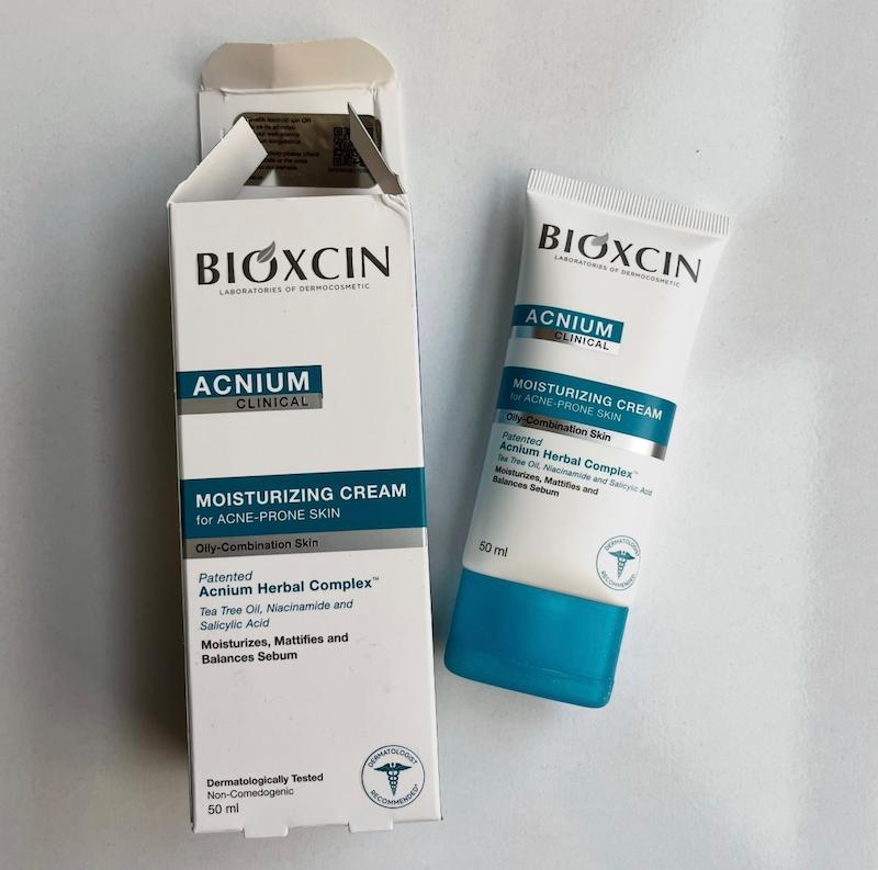 کرم مرطوب‌کننده بیوکسین Acnium حجم ۵۰ میل