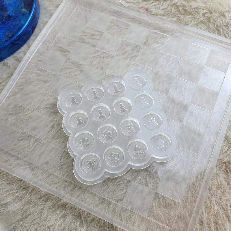 قالب شطرنج و مهره