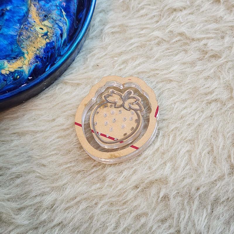 حوضچه قالبگیری _حک توت فرنگی