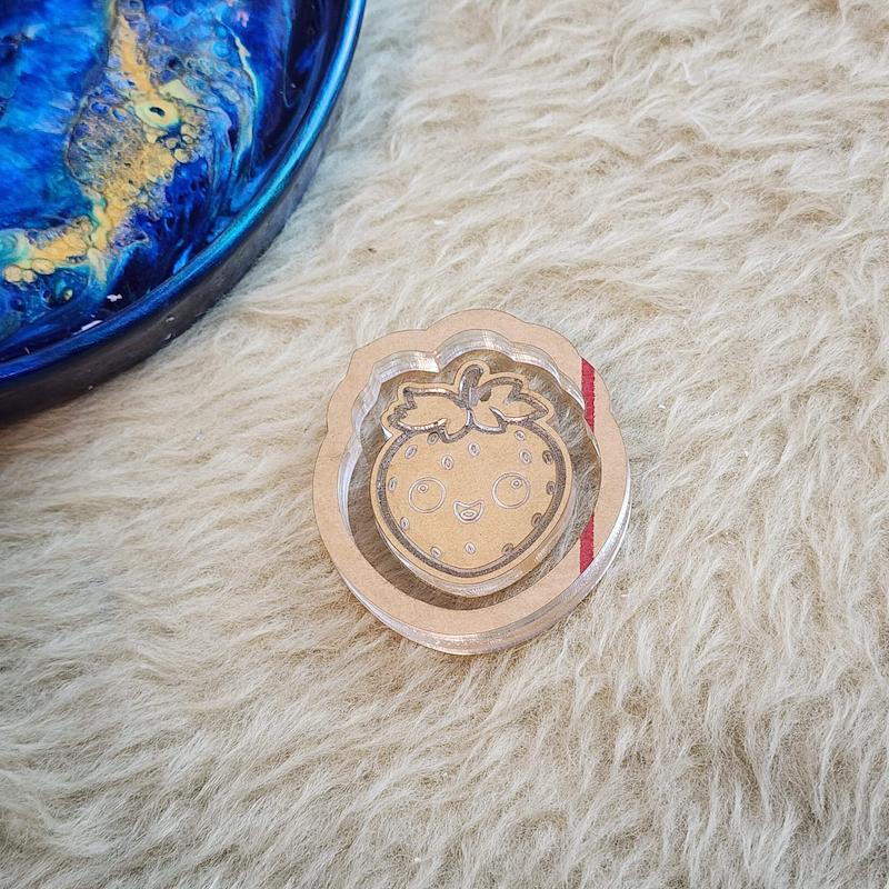 حوضچه قالبگیری حک توت فرنگی خندان