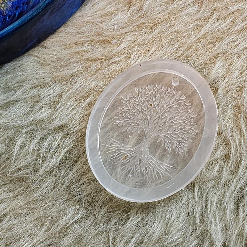 قالب بیضی درخت حک