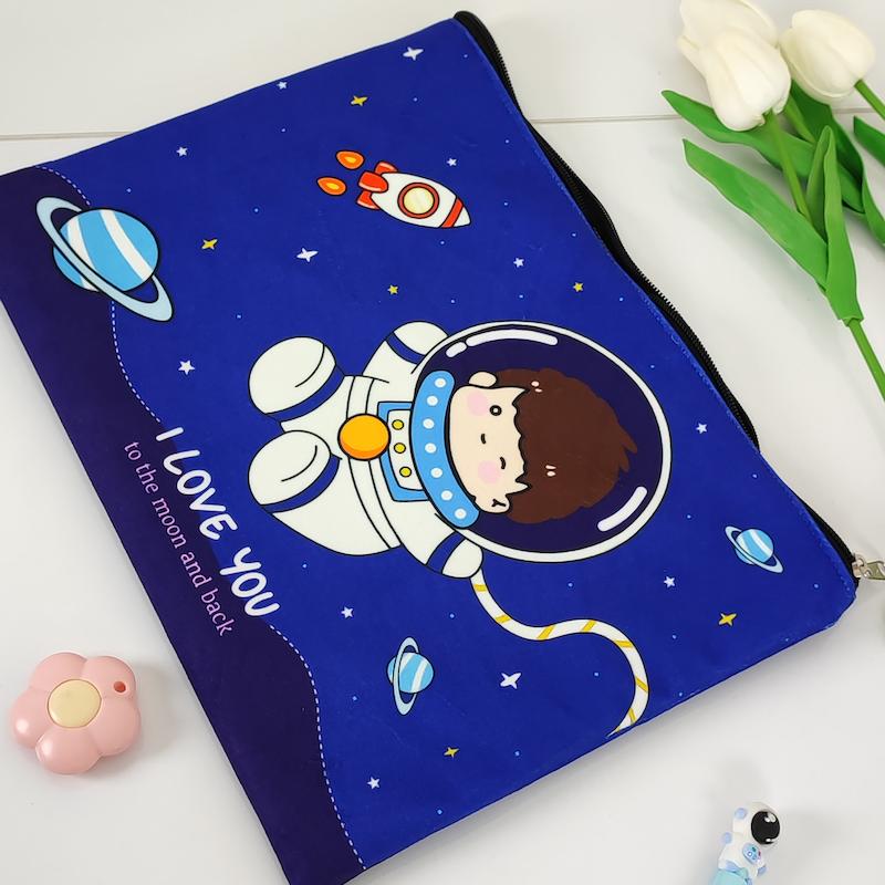 پوشه پارچه‌ای فضانورد
