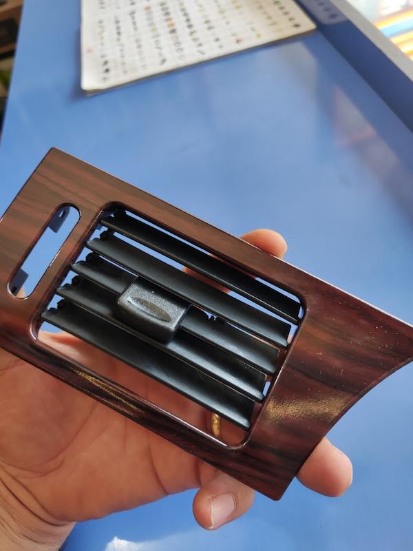 زه دریچه هوای روی داشبورد سمند سمت چپ فاز 2