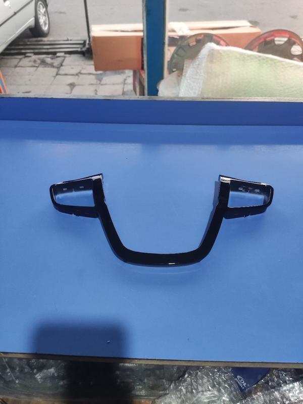 زه روی فرمان دنا و دنا پلاس طرح مشکی پیانویی