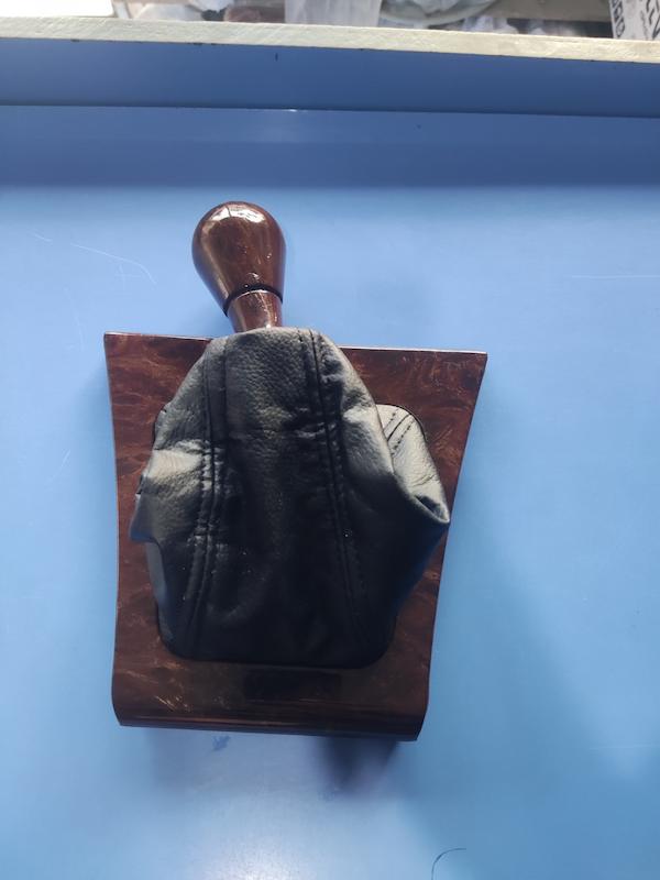 سردنده با قاب دور دنده و چرم پارس قدیم طرح چوبی براق