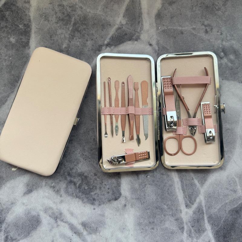 ست مانیکور ۱۲ تکه مدل mary