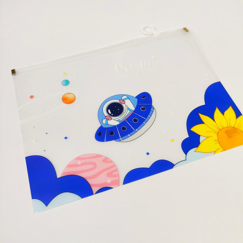 پوشه کاور A4 شفاف طرح فضانورد