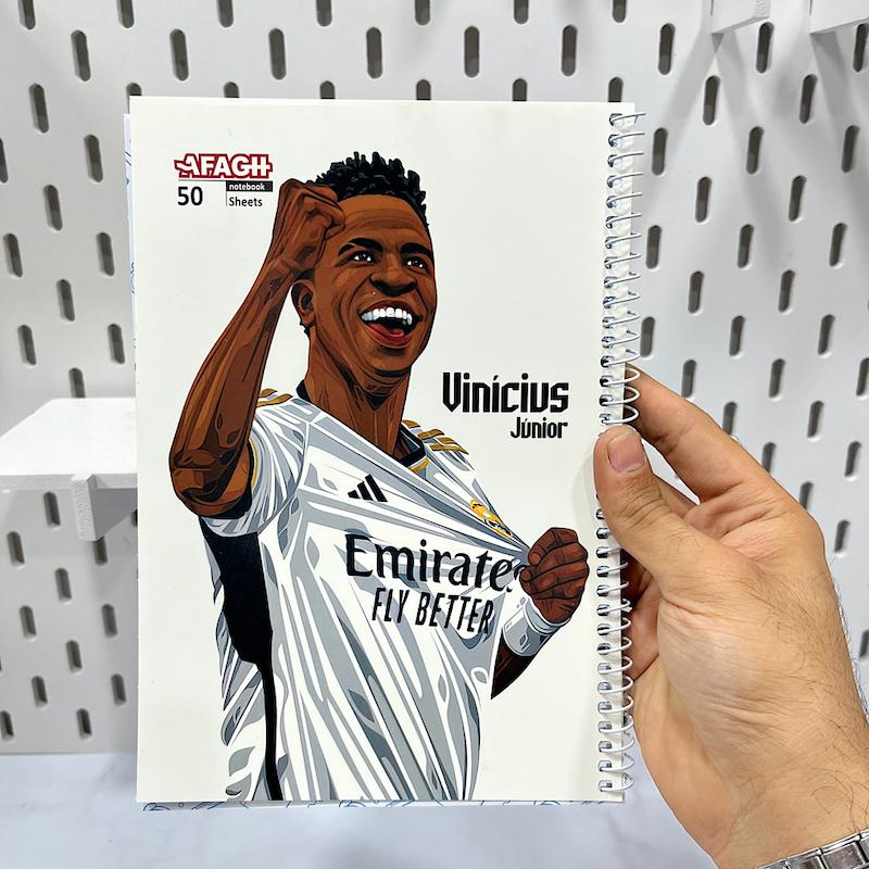 دفتر وینیسیوس جونیور با لباس تیم رئال مادرید ستاره فوتبال(Vinicius)