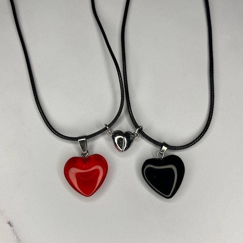 گردنبند ست قلب مشکی و قرمز و قلب مگنتی نقره ای عشق 